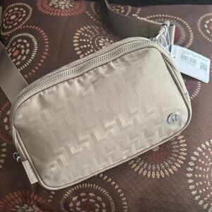 👜 Lululemon Everywhere Belt Bag – L Monogram Jacquard NWT